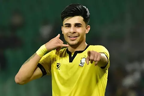 الأهلي يكثف مفاوضاته مع مصطفى قابيل مهاجم إربيل العراقي